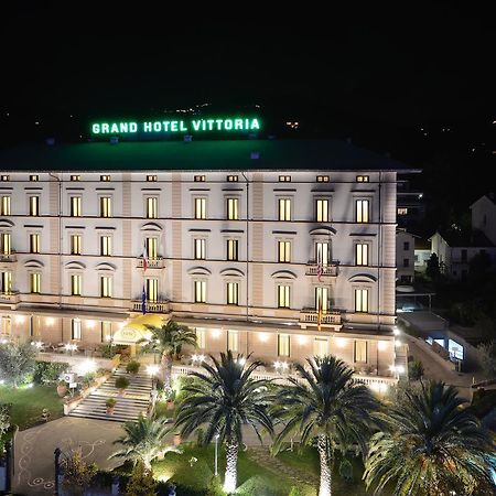 Grand Hotel Vittoria Montecatini Terme Kültér fotó