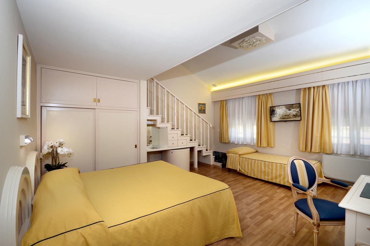 Grand Hotel Vittoria Montecatini Terme Szoba fotó